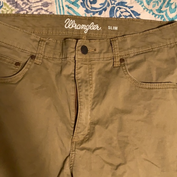 SOLD Men’s Wrangler khakis slim 36x34 - Picture 2 of 6